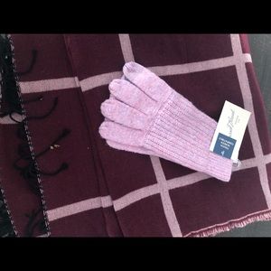 NWT oversized reversible plaid scarf and gloves